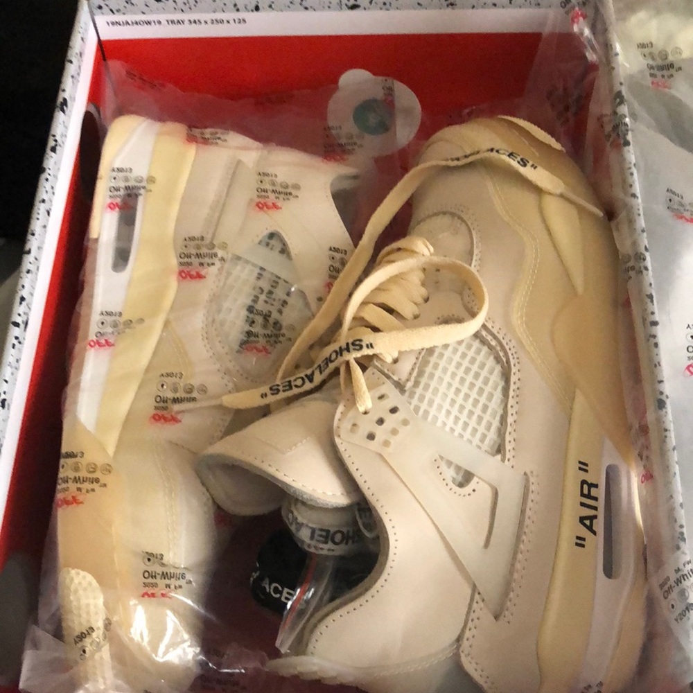 Jordan 4 Retro